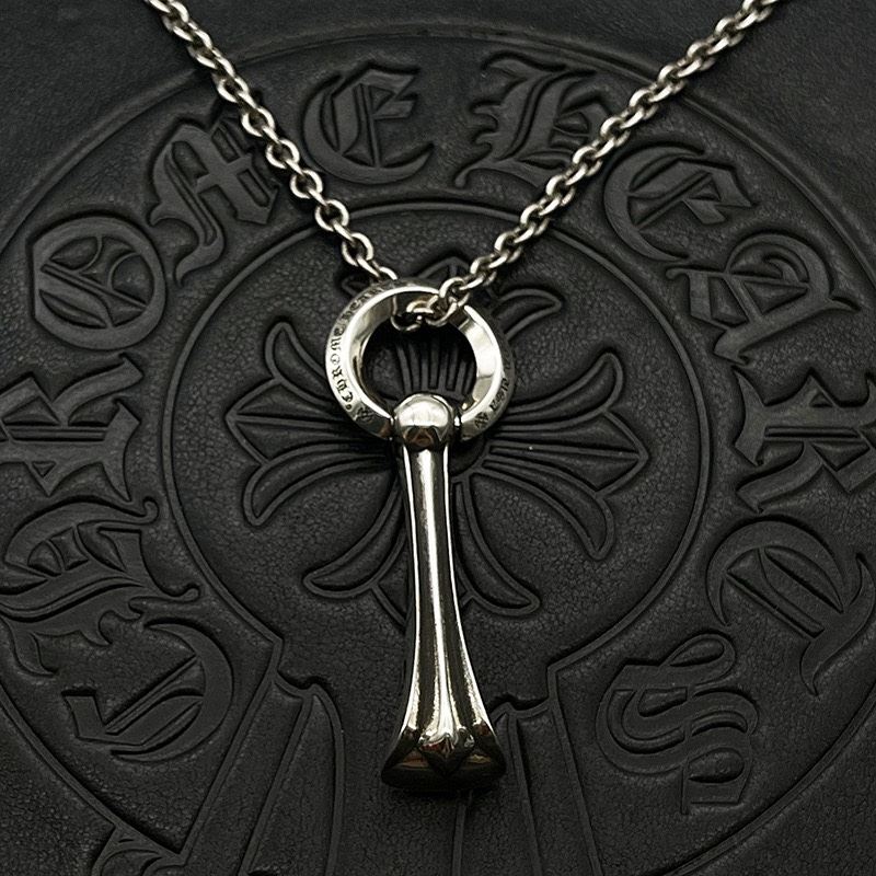 Ch**me He**ts necklaces